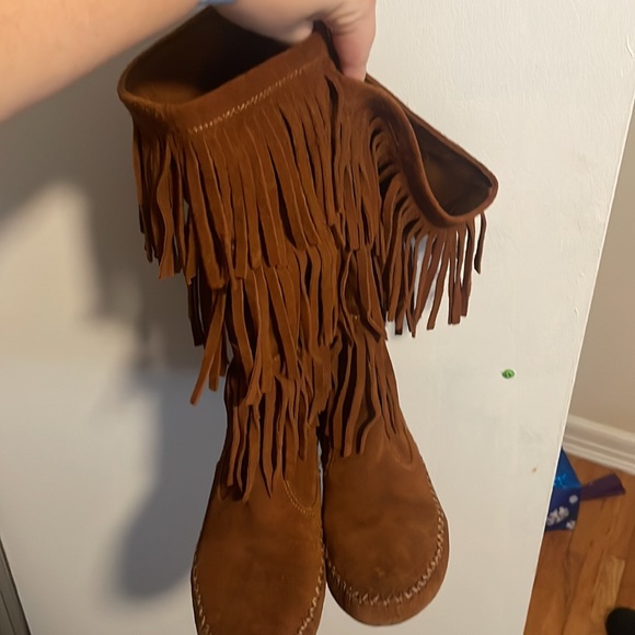Brown Fringe boots, fits womens size 8-9 - Picture 2 of 2